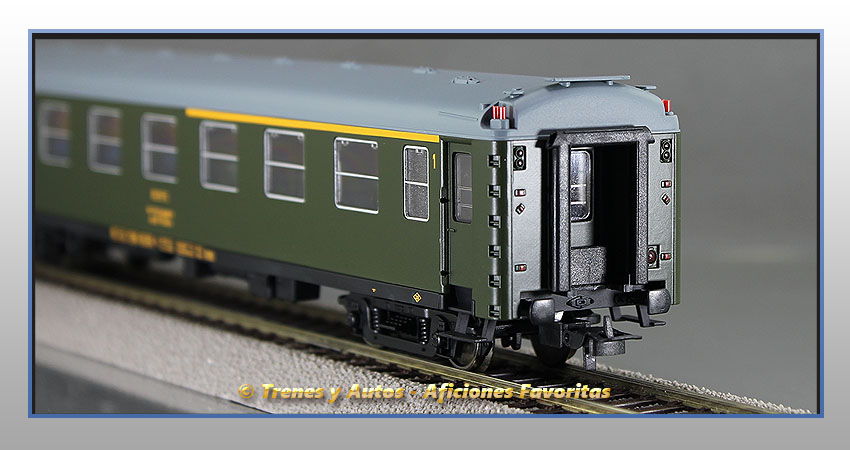 Coche pasajeros Serie 5000 AAB-5024  Clase 1ª y 2ª - Renfe